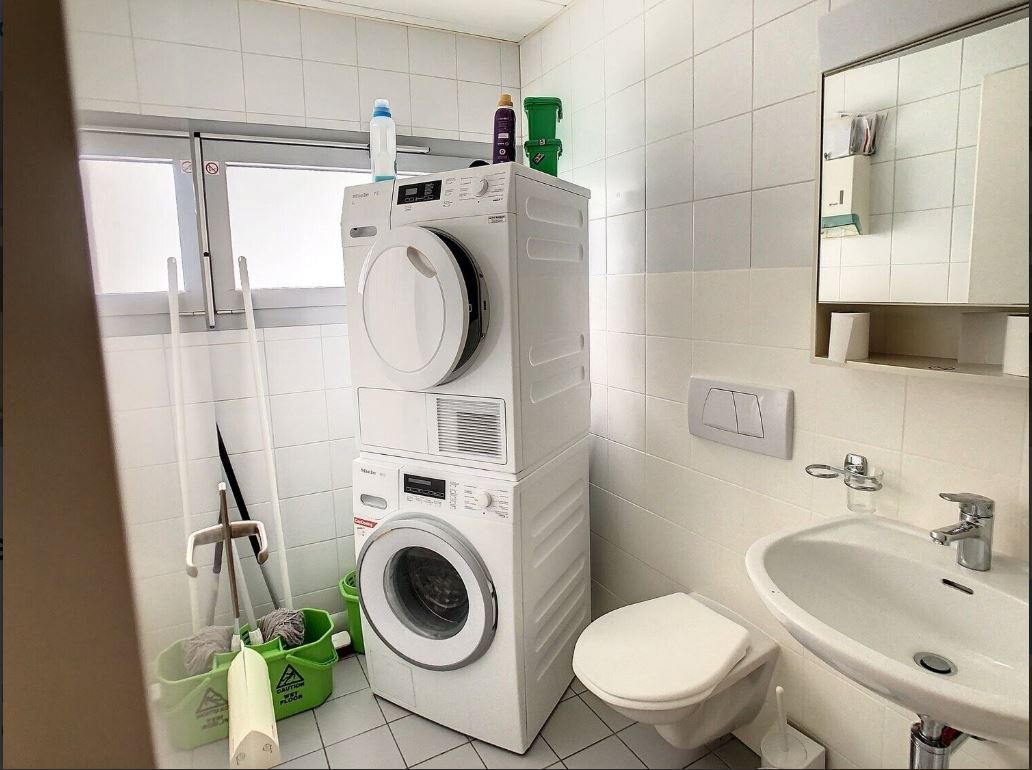 Bel appartement 1 pièce 33m² à deux pas de la gare CFF et des écoles.