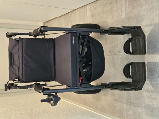 Déambulateur et d’un fauteuil roulant électrique