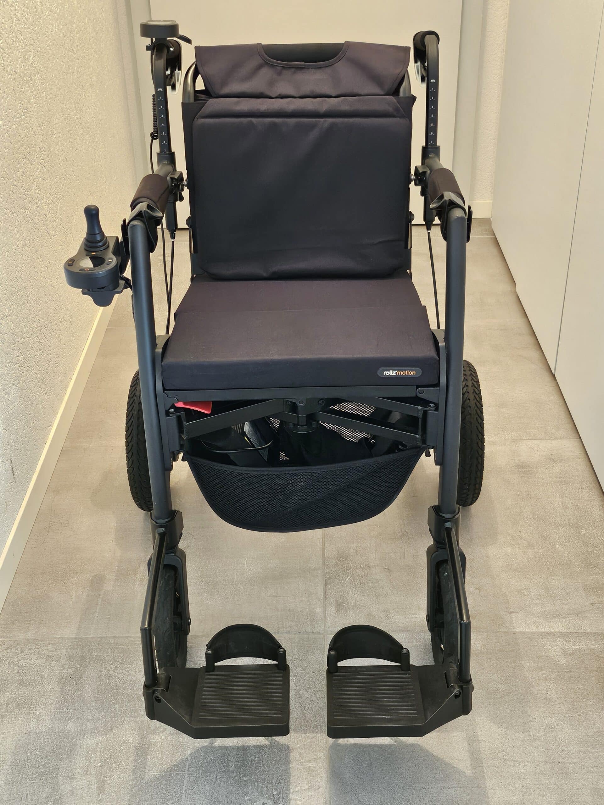 Déambulateur et d’un fauteuil roulant électrique