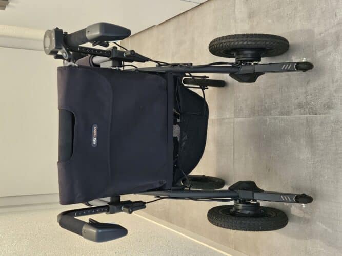 Déambulateur et d’un fauteuil roulant électrique