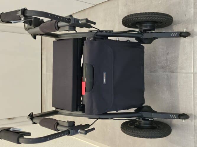 Déambulateur et d’un fauteuil roulant électrique