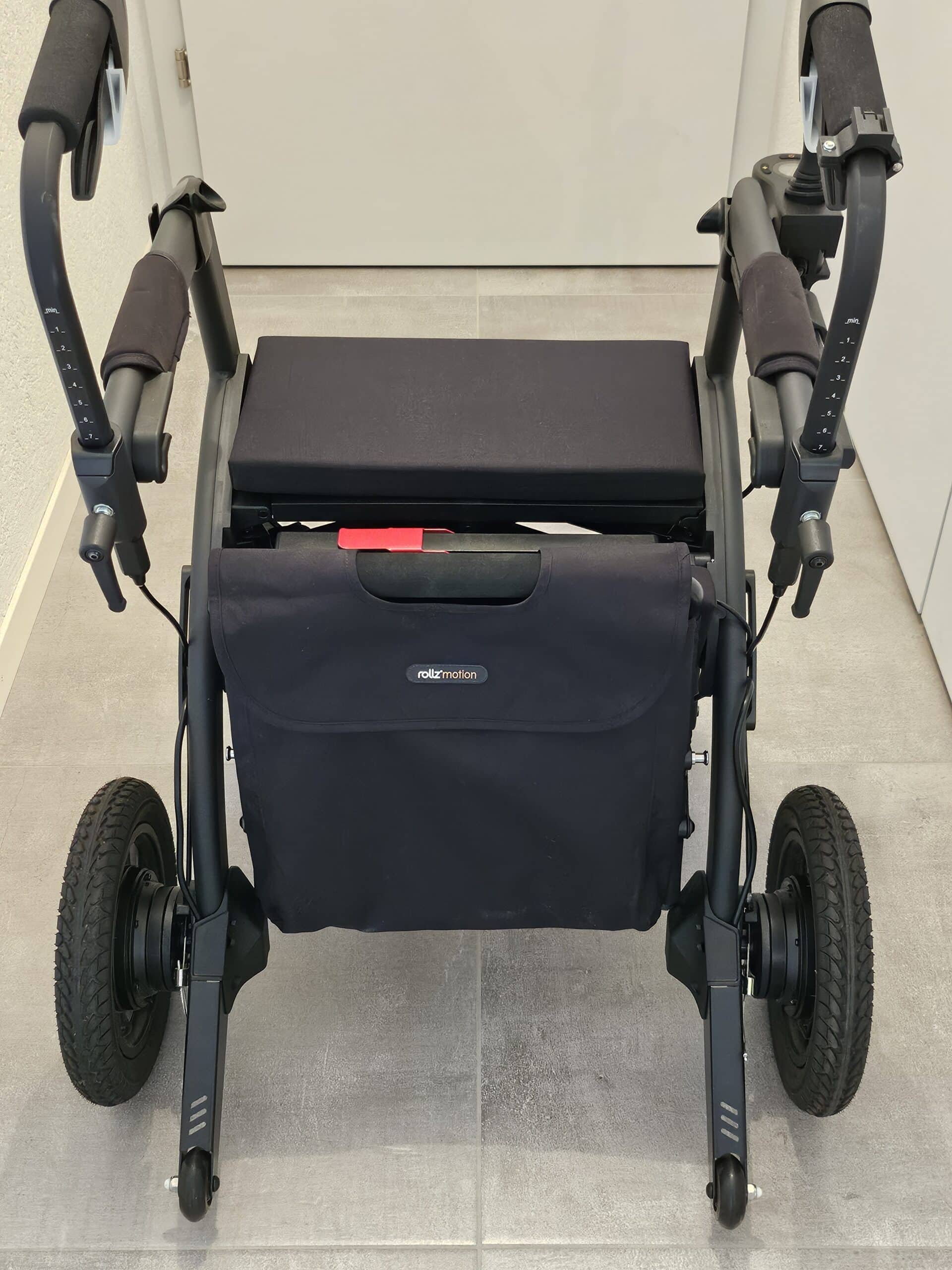 Déambulateur et d’un fauteuil roulant électrique