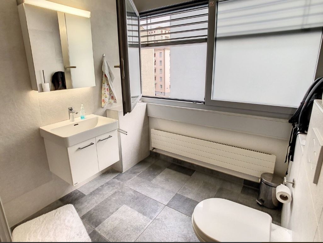 Bel appartement 1 pièce 33m² à deux pas de la gare CFF et des écoles.