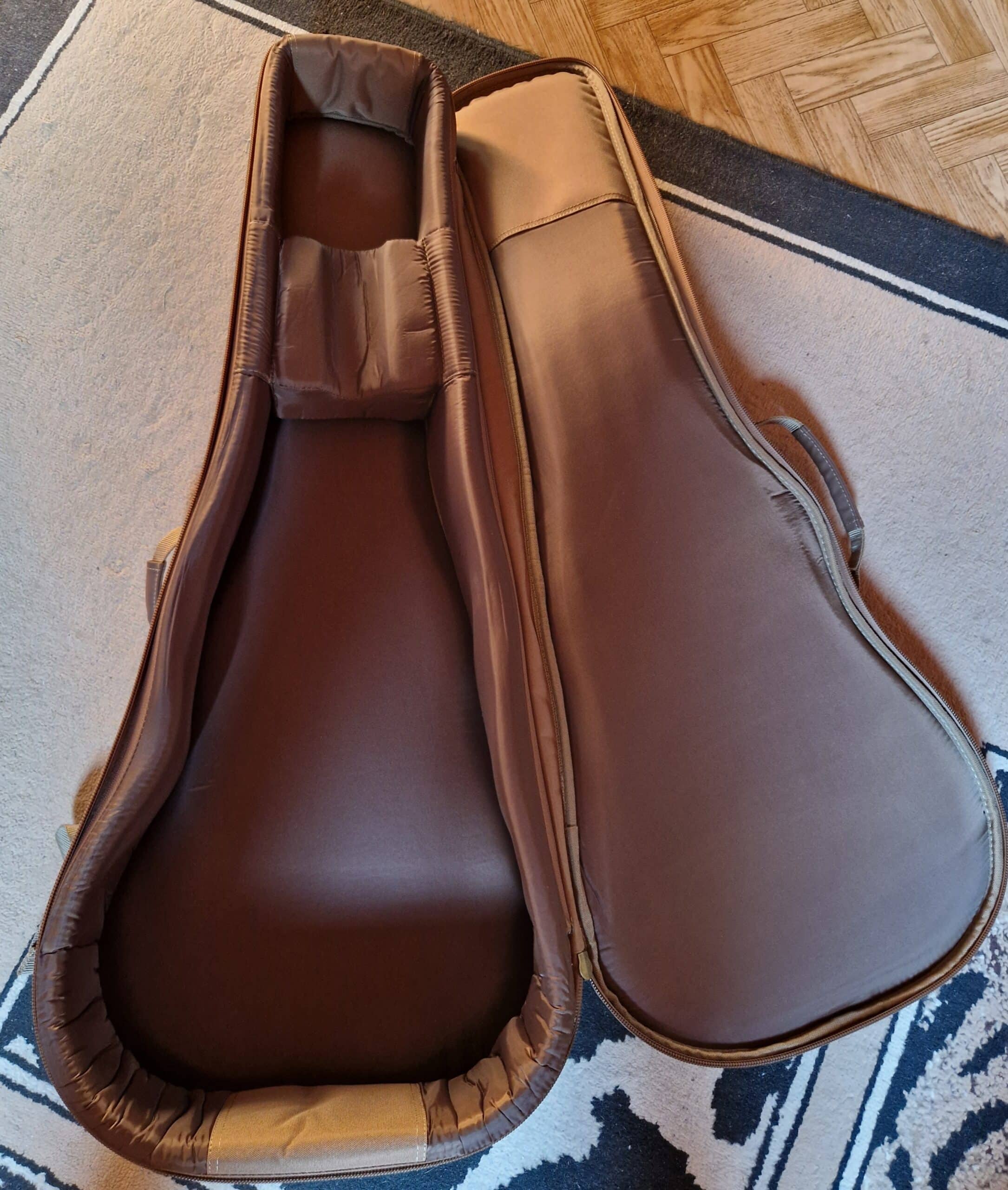 Superbe guitare acoustique Taylor GSmini.