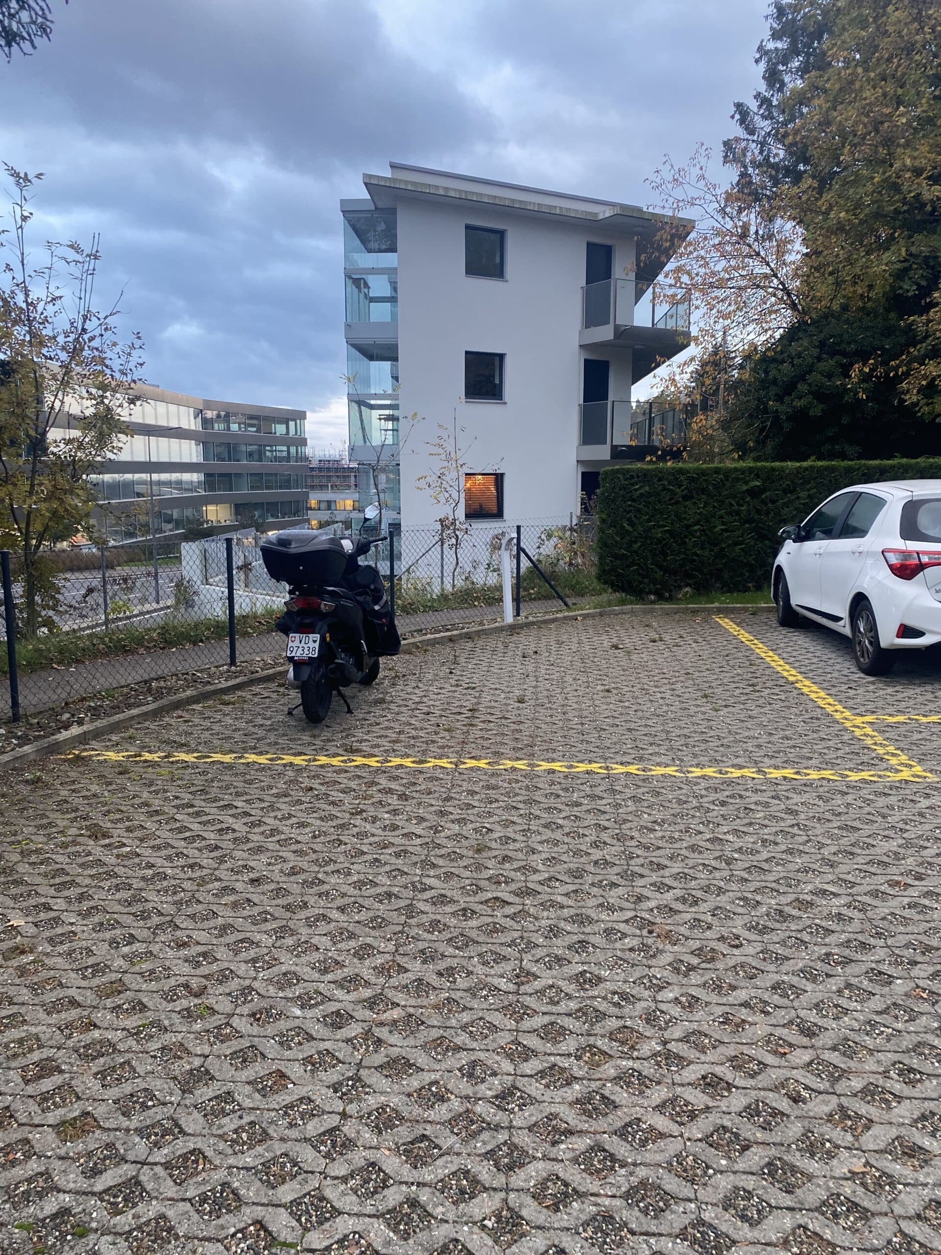 Place de parc extérieure à louer
