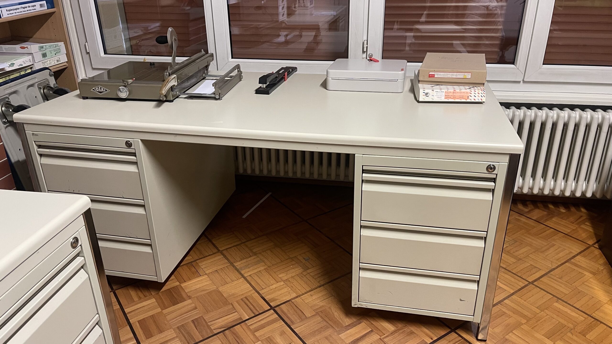 Bureaux métalliques