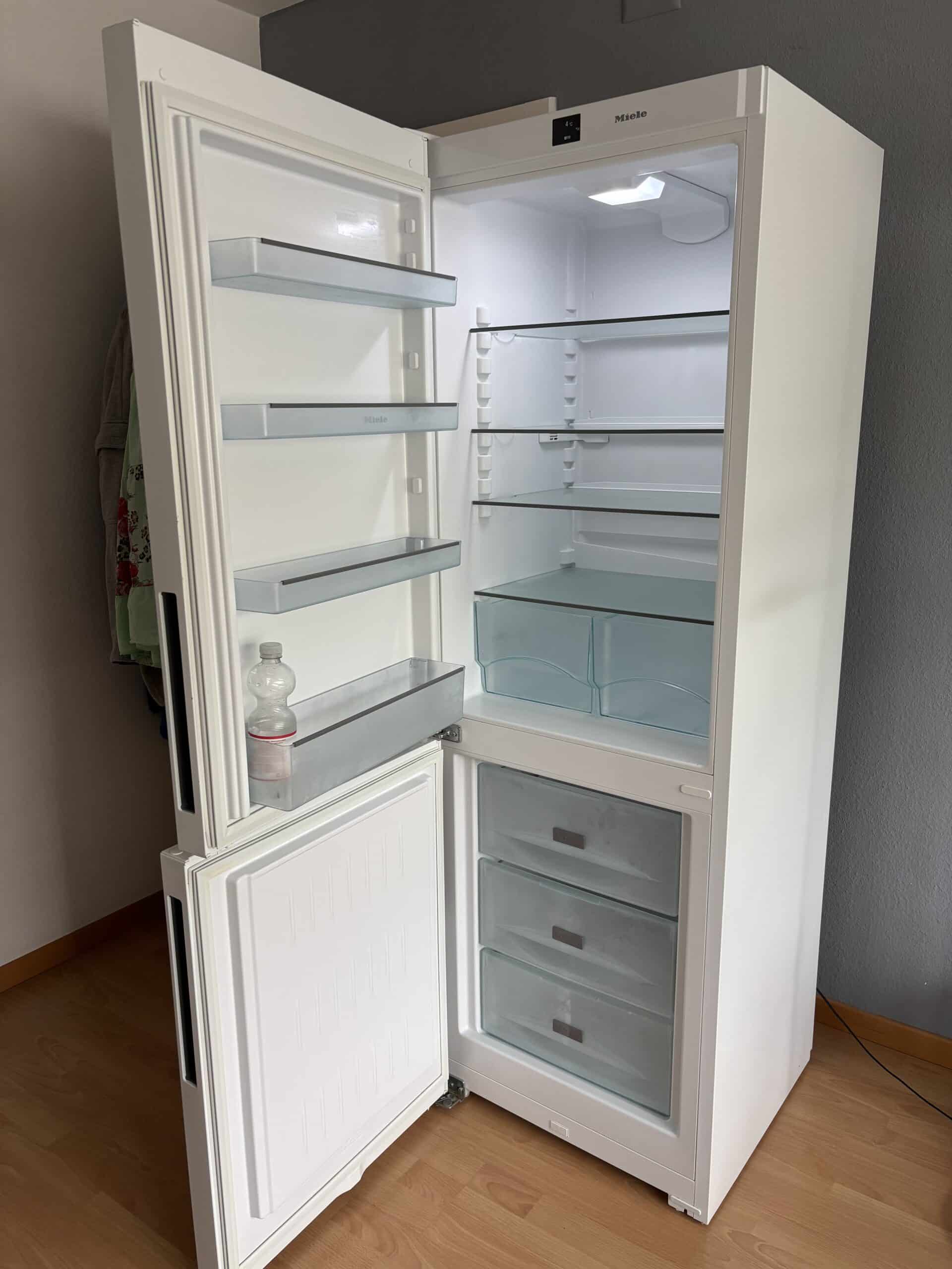 A vendre à prix attractif un frigo congélateur Miele