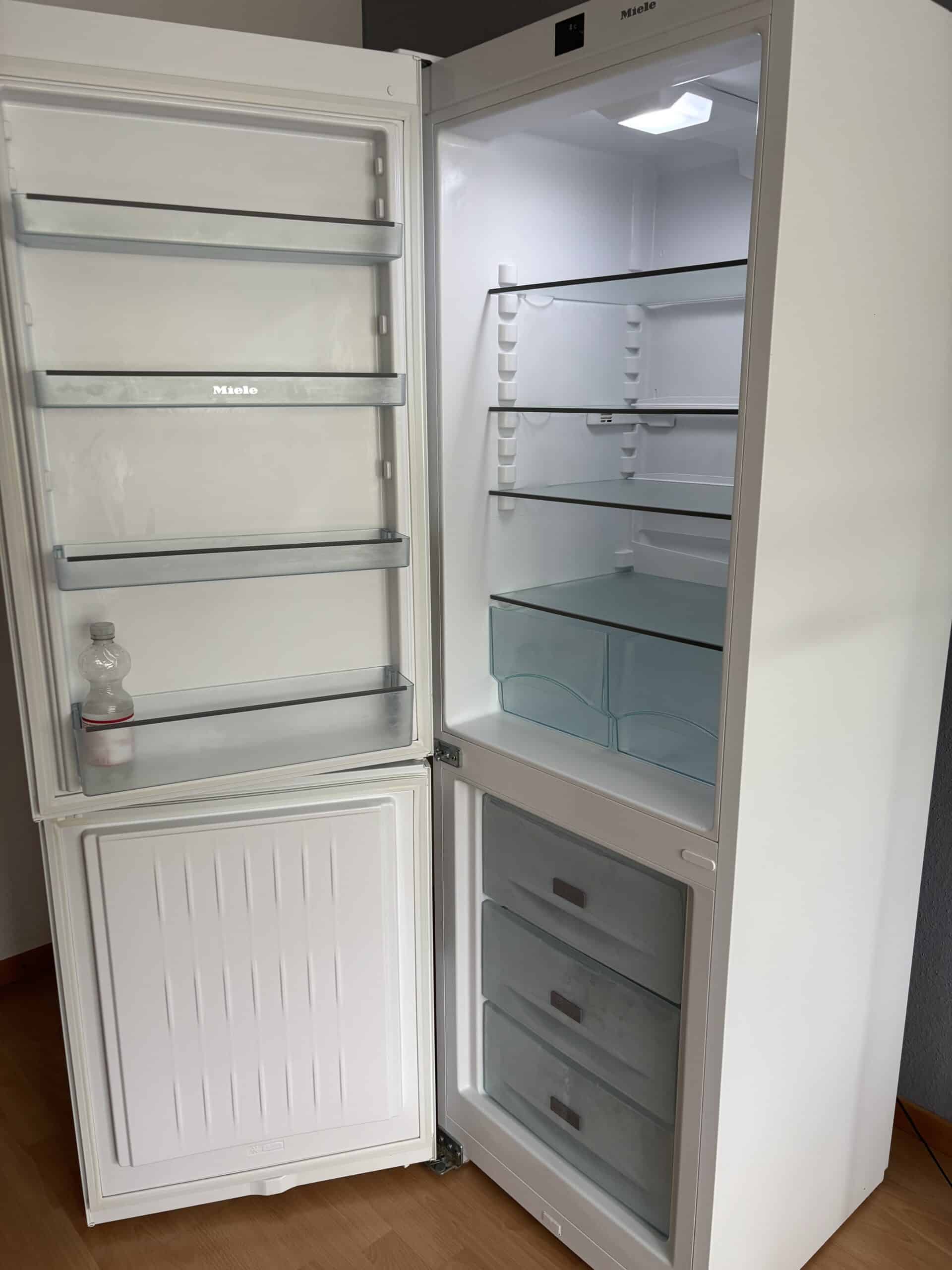 A vendre à prix attractif un frigo congélateur Miele