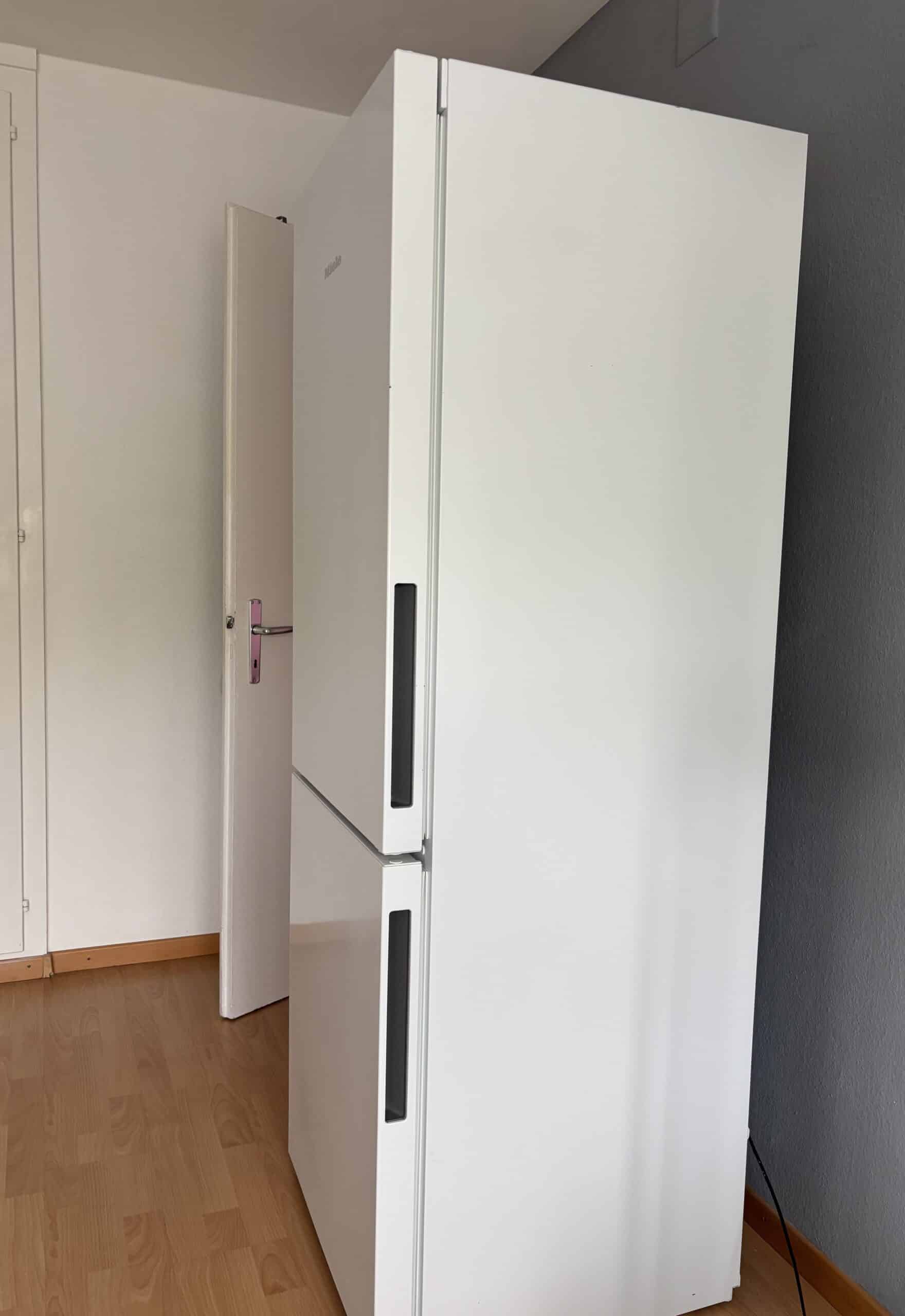 A vendre à prix attractif un frigo congélateur Miele